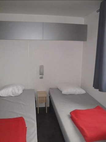 Imagen de la habitación del Hotel Camping Beaume Giraud. Foto 3