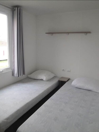 Imagen de la habitación del Hotel Camping Beaume Giraud. Foto 5