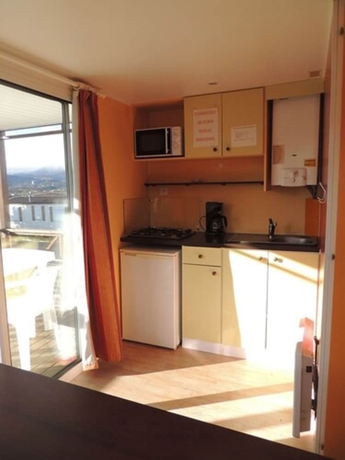 Imagen de la habitación del Hotel Camping Beaume Giraud. Foto 10
