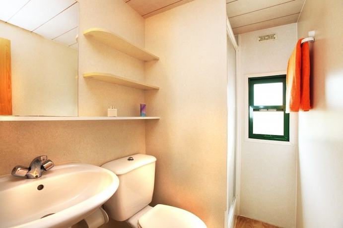 Imagen de la habitación del Hotel Camping Clar&agrave;. Foto 2