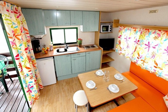 Imagen de la habitación del Hotel Camping Clar&agrave;. Foto 4