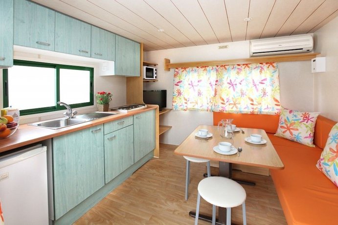 Imagen de la habitación del Hotel Camping Clar&agrave;. Foto 5