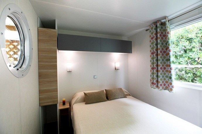 Imagen de la habitación del Hotel Camping Clar&agrave;. Foto 7