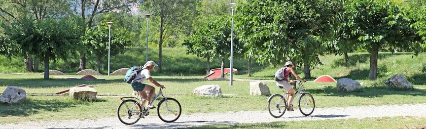 Imagen general del Hotel Camping Domaine Du Petit Lac. Foto 8