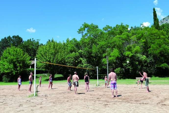 Imagen general del Hotel Camping Domaine Du Petit Lac. Foto 12