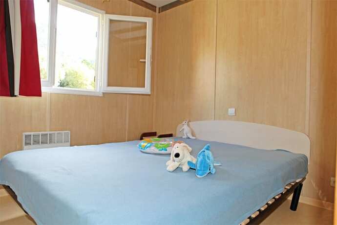 Imagen general del Hotel Camping Domaine Du Petit Lac. Foto 15