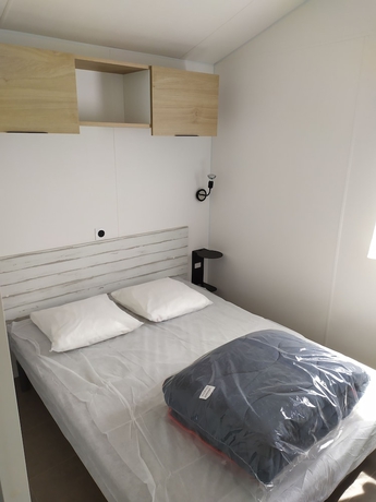 Imagen de la habitación del Hotel Camping Domaine des Salins. Foto 15