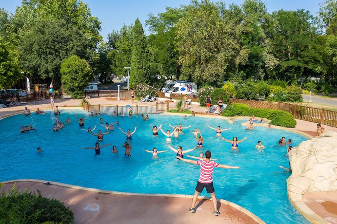 Imagen general del Hotel Camping Du Pont D\'Avignon. Foto 1