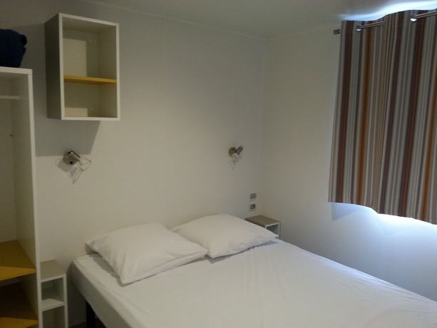 Imagen de la habitación del Hotel Camping Du Pont D\'Avignon. Foto 6