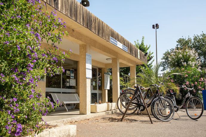 Imagen de los interiores del Hotel Camping Du Pont D\'Avignon. Foto 19