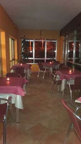 Imagen del bar/restaurante del Hotel Camping Entreplayas. Foto 5