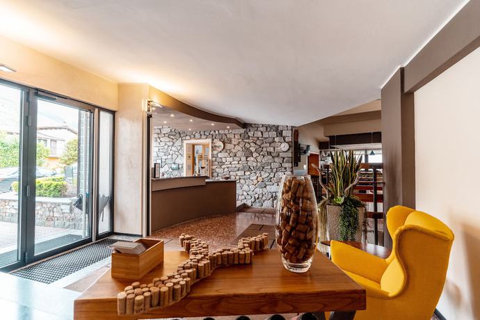 Imagen de los interiores del Hotel Camping Europa, Domaso. Foto 19