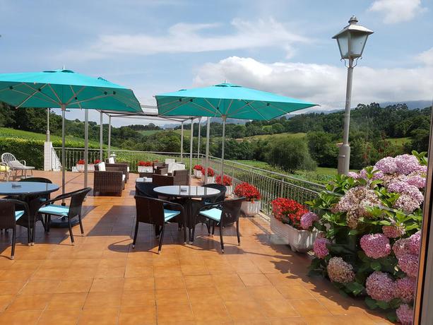 Imagen de los exteriores del Hotel Camping. Foto 12