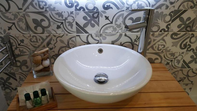 Imagen de la habitación del Hotel Camping. Foto 6