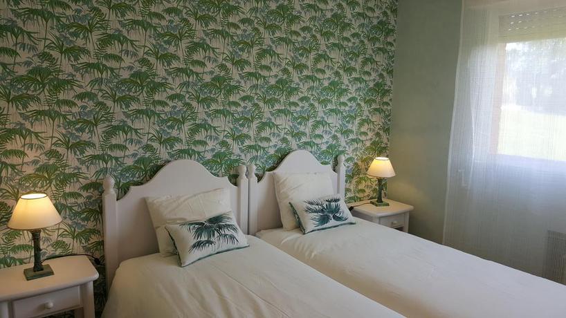 Imagen de la habitación del Hotel Camping. Foto 9