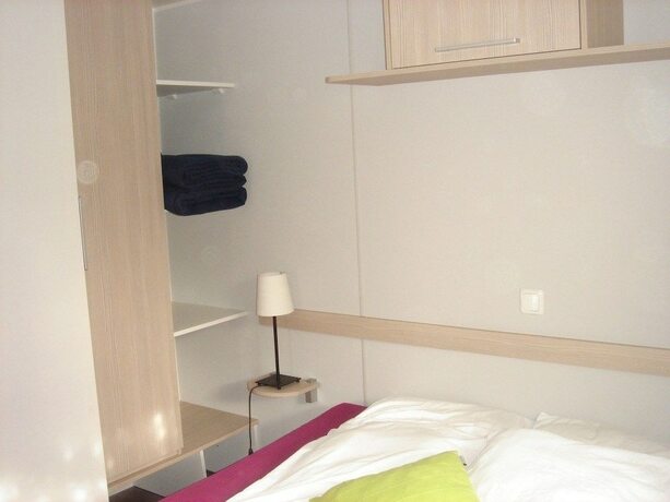 Imagen general del Hotel Camping Fr&eacute;d&eacute;ric Mistral. Foto 2