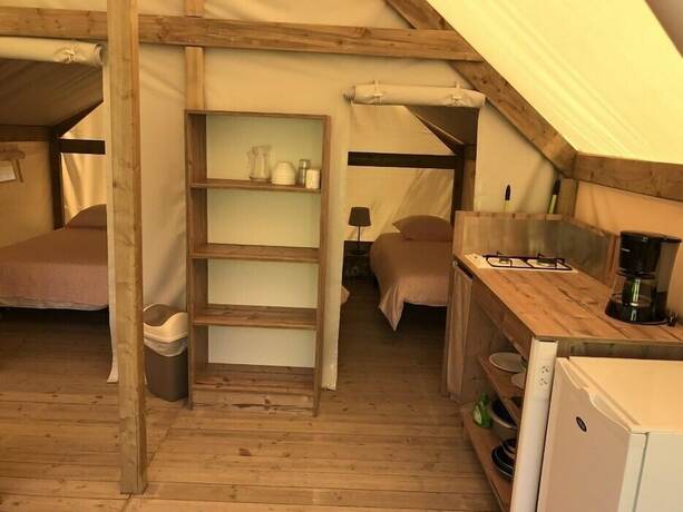 Imagen general del Hotel Camping Fr&eacute;d&eacute;ric Mistral. Foto 4