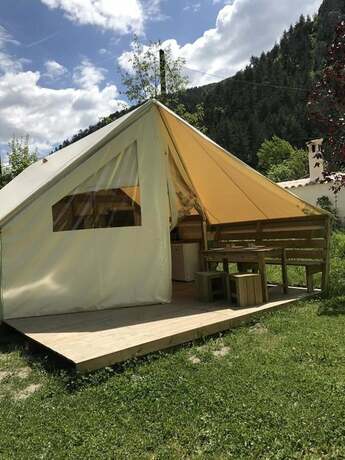 Imagen general del Hotel Camping Fr&eacute;d&eacute;ric Mistral. Foto 10