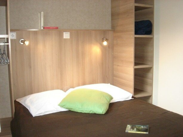 Imagen general del Hotel Camping Fr&eacute;d&eacute;ric Mistral. Foto 16