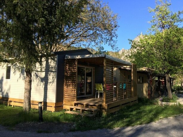 Imagen general del Hotel Camping Fr&eacute;d&eacute;ric Mistral. Foto 18