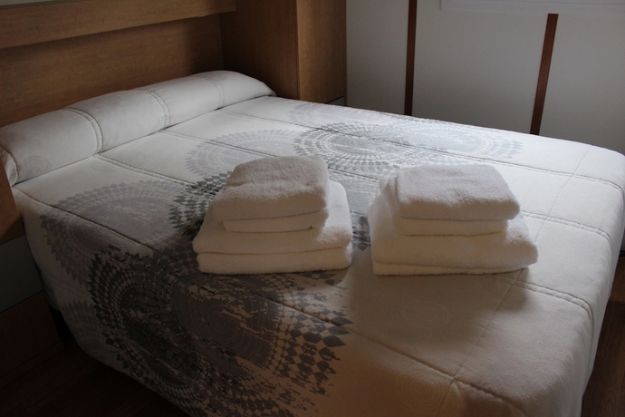 Imagen de la habitación del Hotel Camping Fuentes Blancas. Foto 2