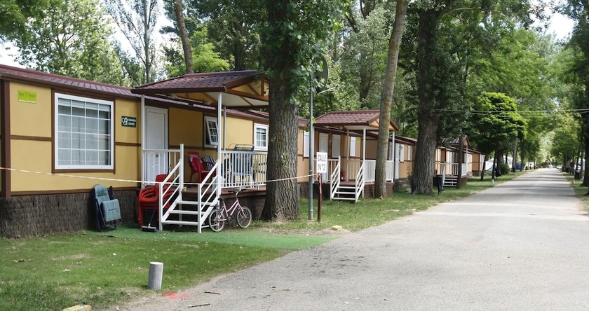 Imagen de la habitación del Hotel Camping Fuentes Blancas. Foto 3