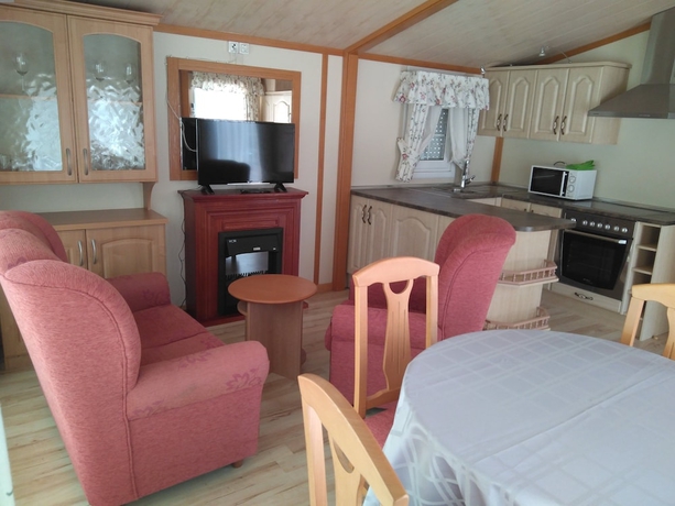 Imagen de la habitación del Hotel Camping Fuentes Blancas. Foto 4