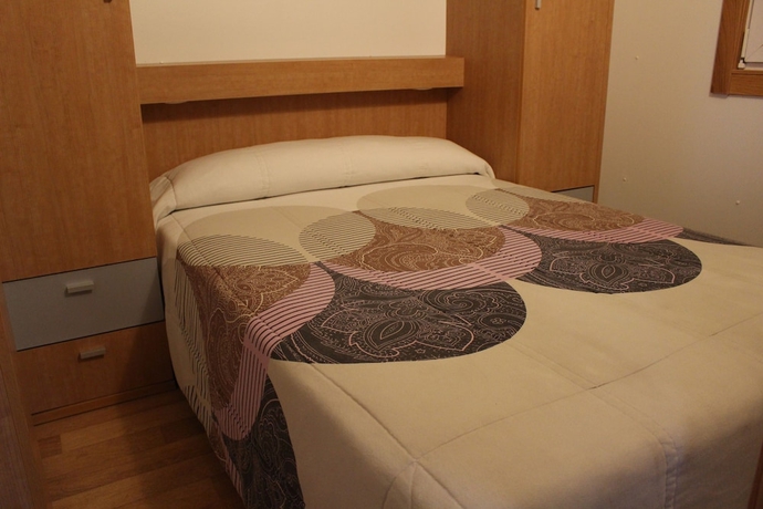 Imagen de la habitación del Hotel Camping Fuentes Blancas. Foto 8