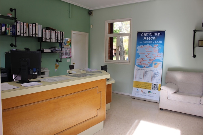Imagen de los interiores del Hotel Camping Fuentes Blancas. Foto 19