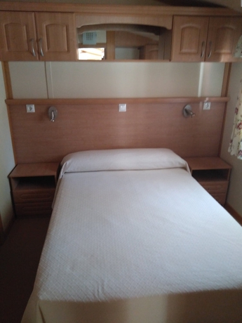 Imagen de la habitación del Hotel Camping Fuentes Blancas. Foto 10