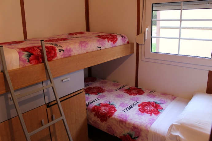 Imagen de la habitación del Hotel Camping Fuentes Blancas. Foto 13