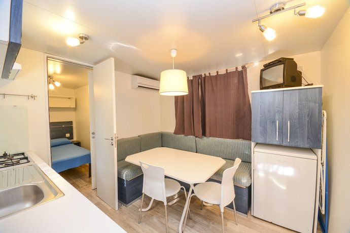 Imagen de la habitación del Hotel Camping Garda. Foto 9