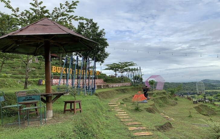Imagen general del Hotel Camping Ground Bukit Tinatar. Foto 2