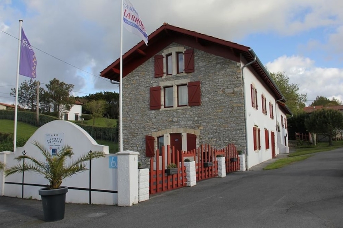 Imagen general del Hotel Camping Harrobia. Foto 3
