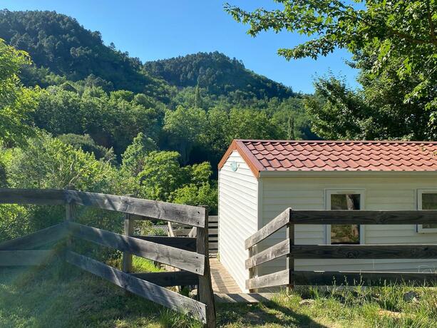 Imagen general del Hotel Camping La Bernede. Foto 17