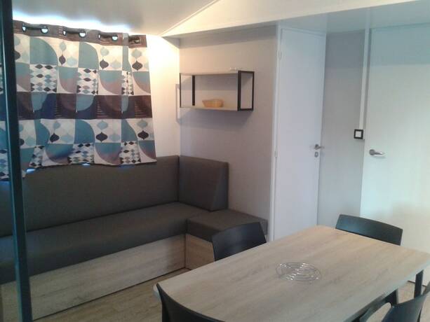 Imagen general del Hotel Camping La Corniche. Foto 4