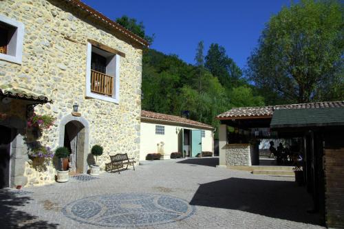 Imagen general del Hotel Camping La Ferme de Castellane. Foto 1