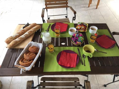 Imagen general del Hotel Camping La Ferme de Castellane. Foto 3