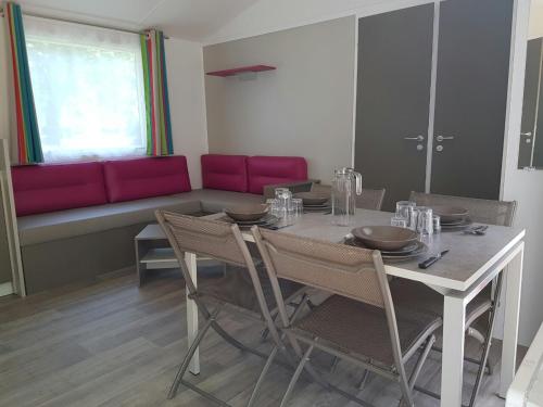 Imagen de la habitación del Hotel Camping La Marmotte. Foto 8