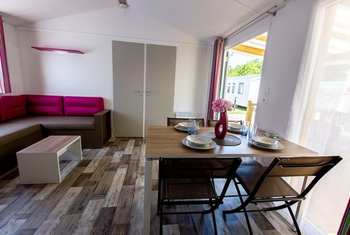 Imagen de la habitación del Hotel Camping La Palmyre Estanquet. Foto 11