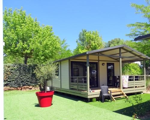 Imagen de la habitación del Hotel Camping La Pinede. Foto 5