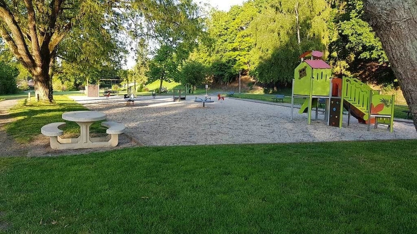 Imagen de los exteriores del Hotel Camping La Sittelle. Foto 9