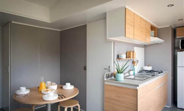 Imagen de la habitación del Hotel Camping L'abri Des Pins. Foto 3