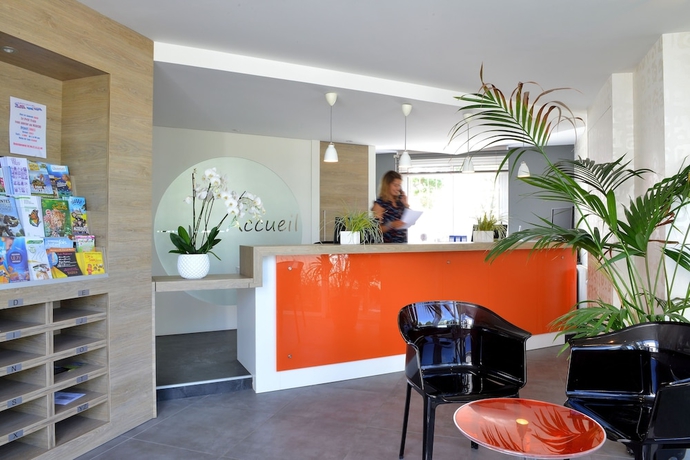 Imagen de los interiores del Hotel Camping L'abri Des Pins. Foto 19