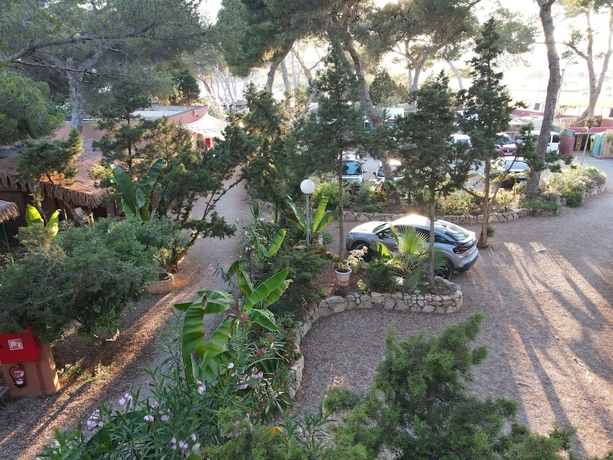 Imagen de los exteriores del Hotel Camping Laplaya Ibiza. Foto 12