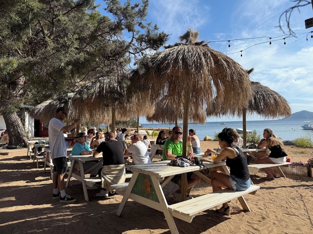 Imagen del bar/restaurante del Hotel Camping Laplaya Ibiza. Foto 5