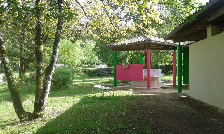 Imagen de la habitación del Hotel Camping Le Repaire - Tente Am&eacute;nag&eacute;e. Foto 14