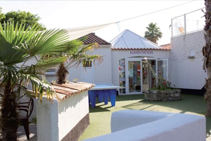 Imagen de los interiores del Hotel Camping Le Suroit. Foto 9