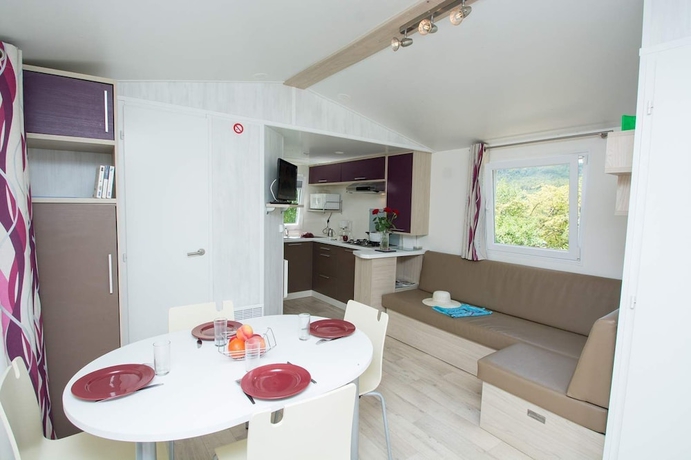 Imagen de la habitación del Hotel Camping Le Vieux Colombier. Foto 6