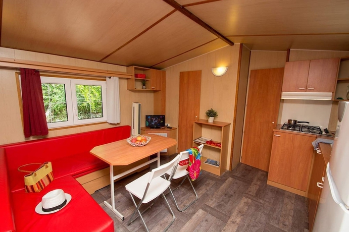 Imagen de la habitación del Hotel Camping Le Vieux Colombier. Foto 18